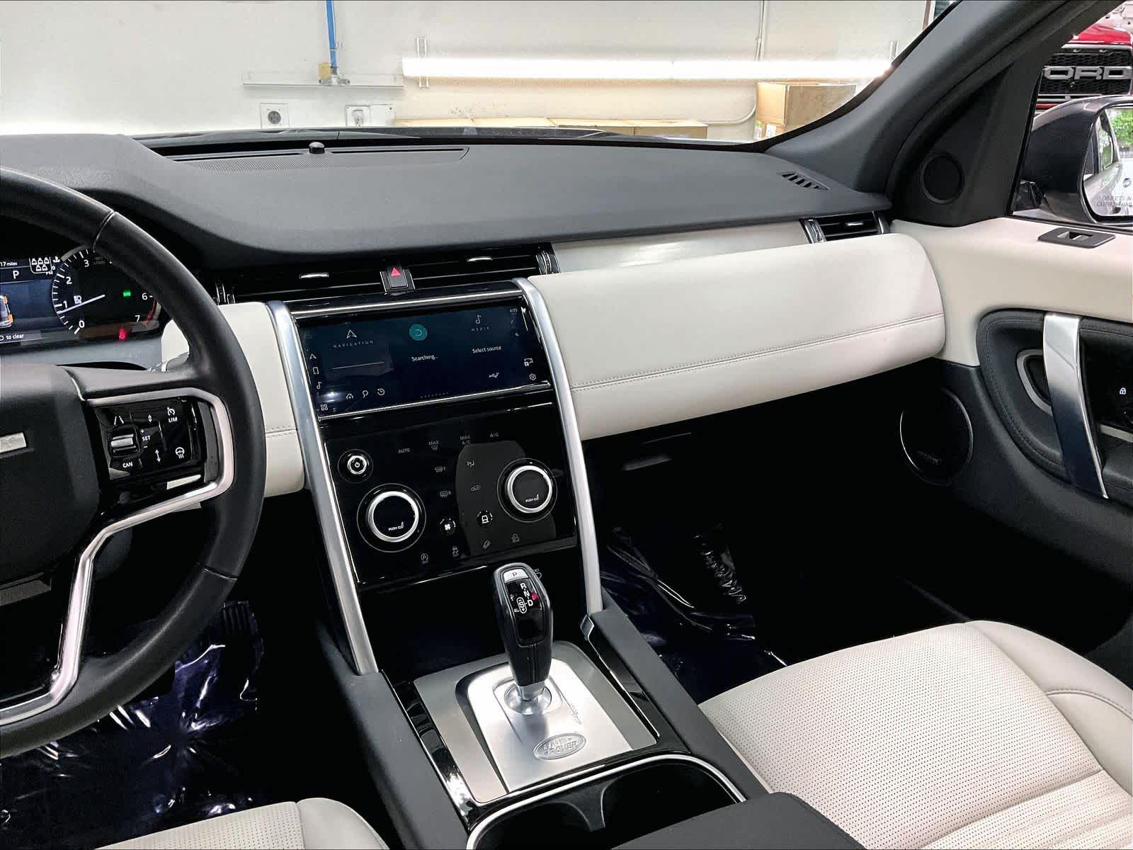 2023 Land Rover Discovery Sport SE photo 6