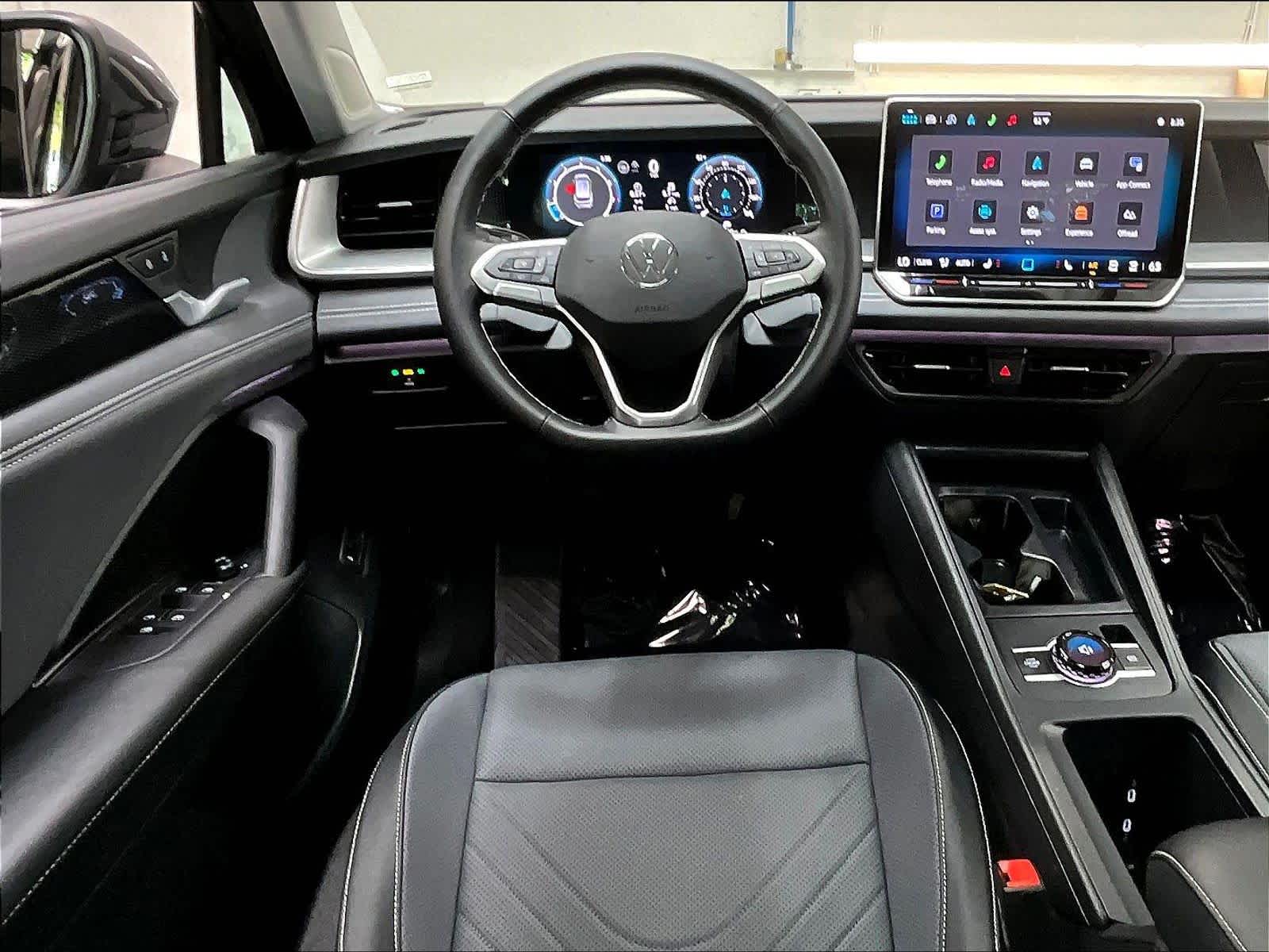 2025 Volkswagen Tiguan SE photo 5