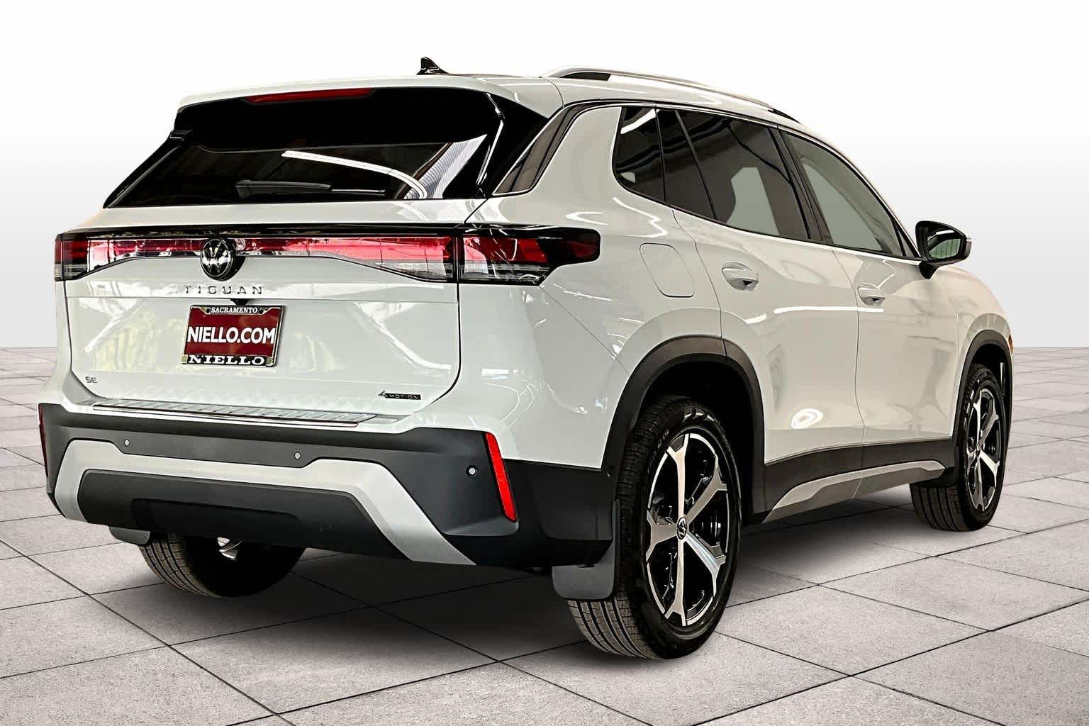 2026 Volkswagen Tiguan SE photo 4