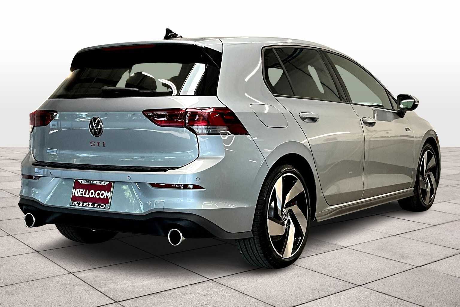 2025 Volkswagen Golf GTI S photo 4
