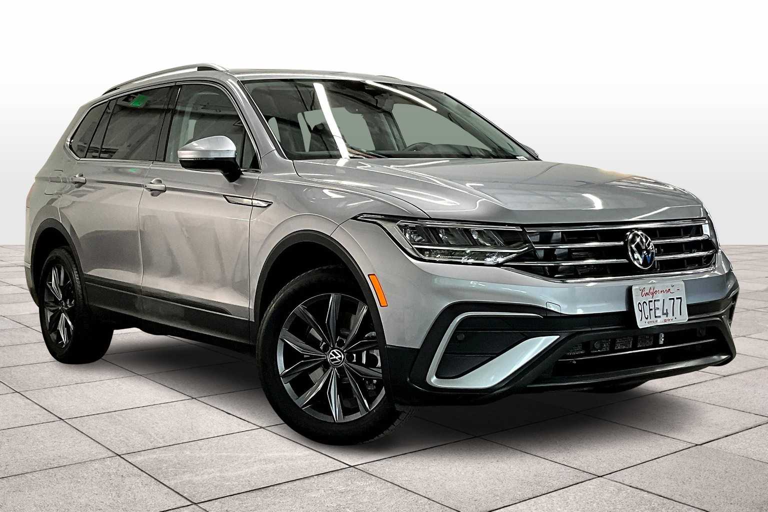 2022 Volkswagen Tiguan SE photo 2