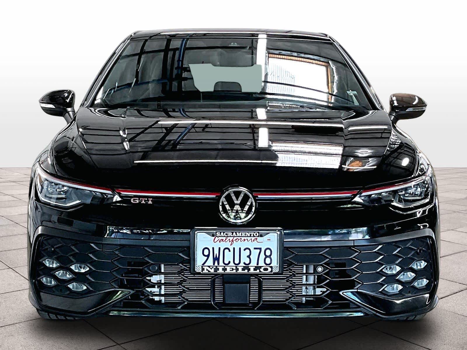 2025 Volkswagen Golf GTI SE photo 2