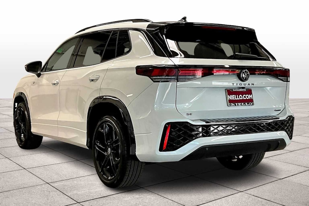 New 2025 Volkswagen Tiguan SE R-Line AWD 2.0T 4MOTION