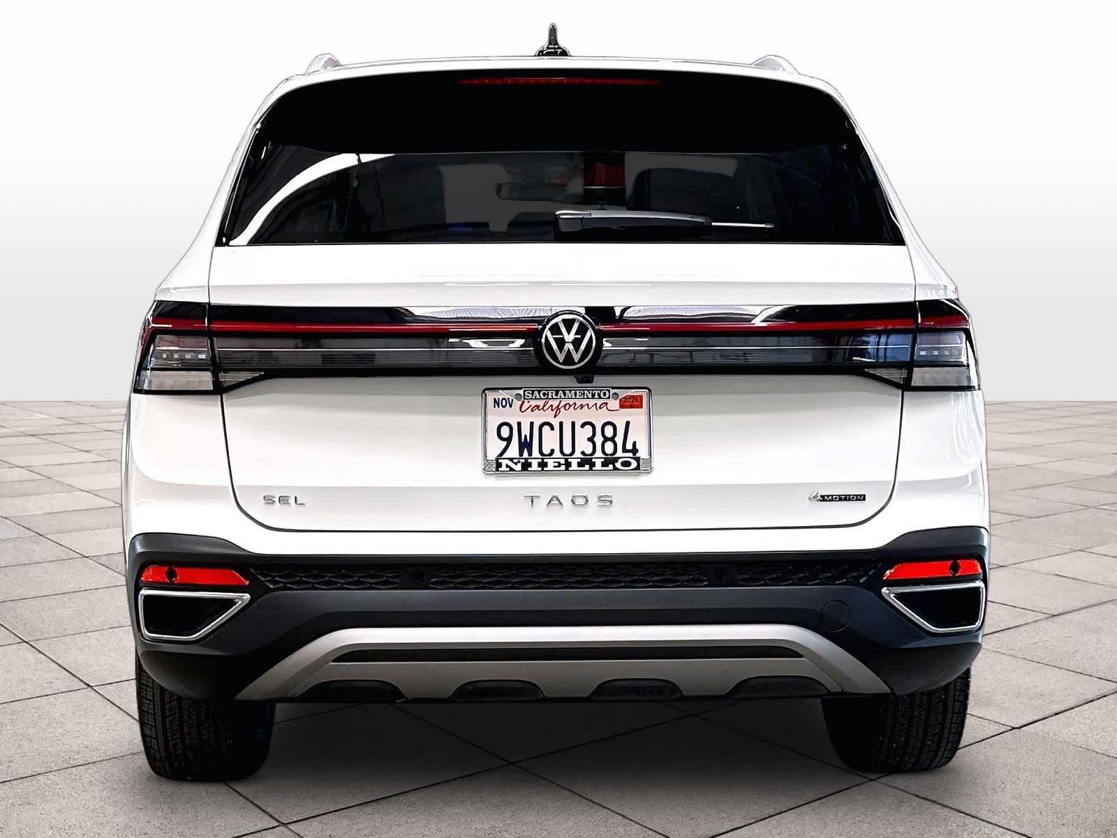 2025 Volkswagen Taos SEL photo 6