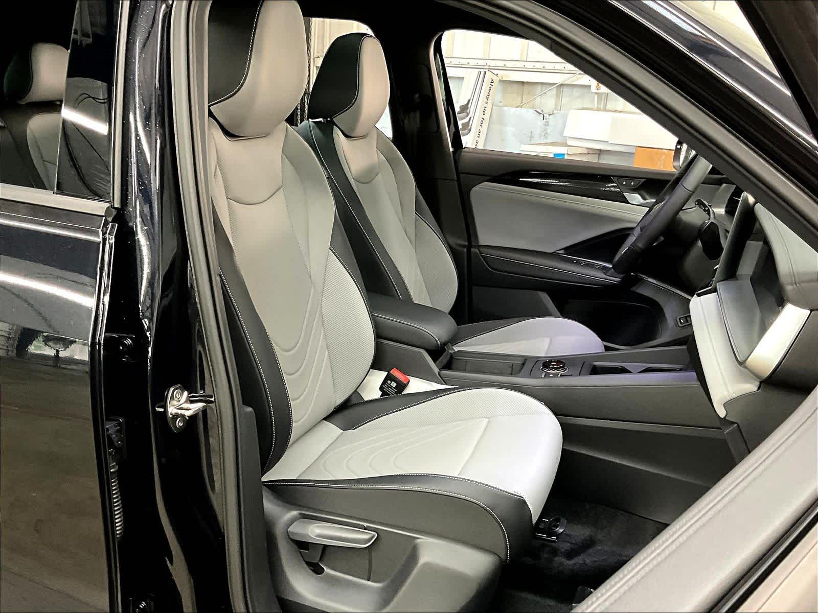 2026 Volkswagen Tiguan SE R-LINE BLACK - Photo 31