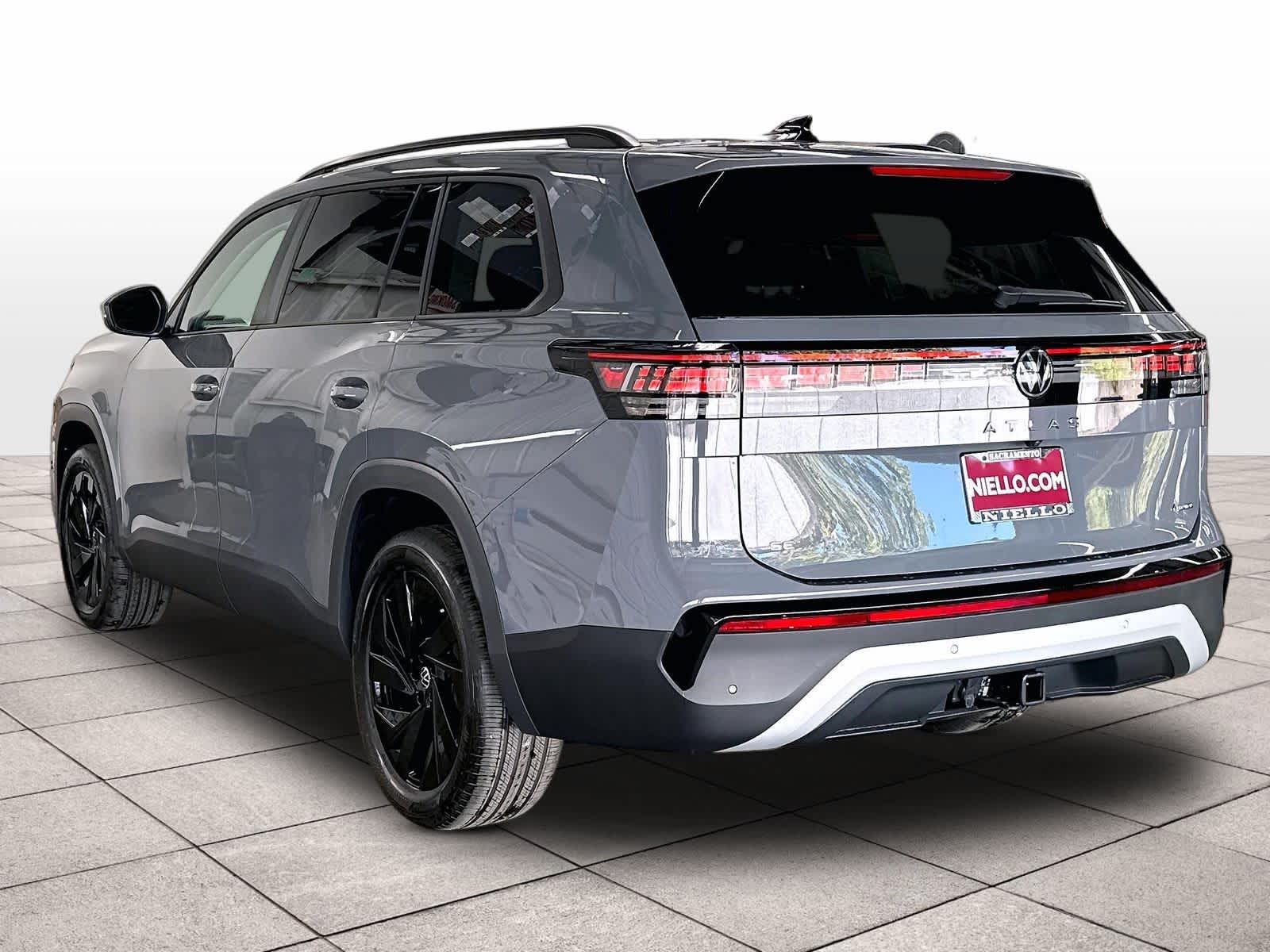 New 2027 Volkswagen Atlas SE w/Technology 4MOTION
