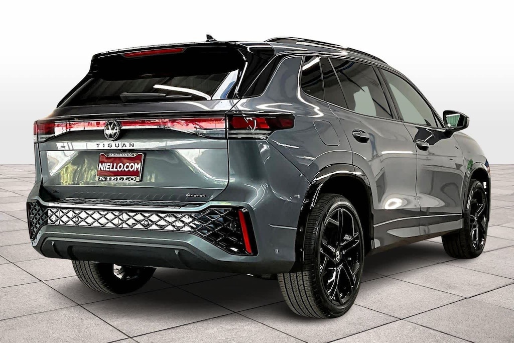 New 2026 Volkswagen Tiguan SE R-Line AWD 2.0T 4MOTION