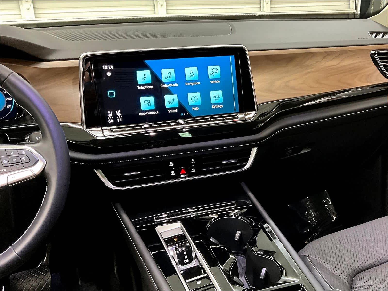 2026 Volkswagen Atlas 2.0T SE w/Technology photo 6