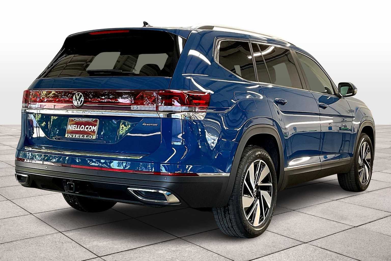 2025 Volkswagen Atlas SEL photo 4