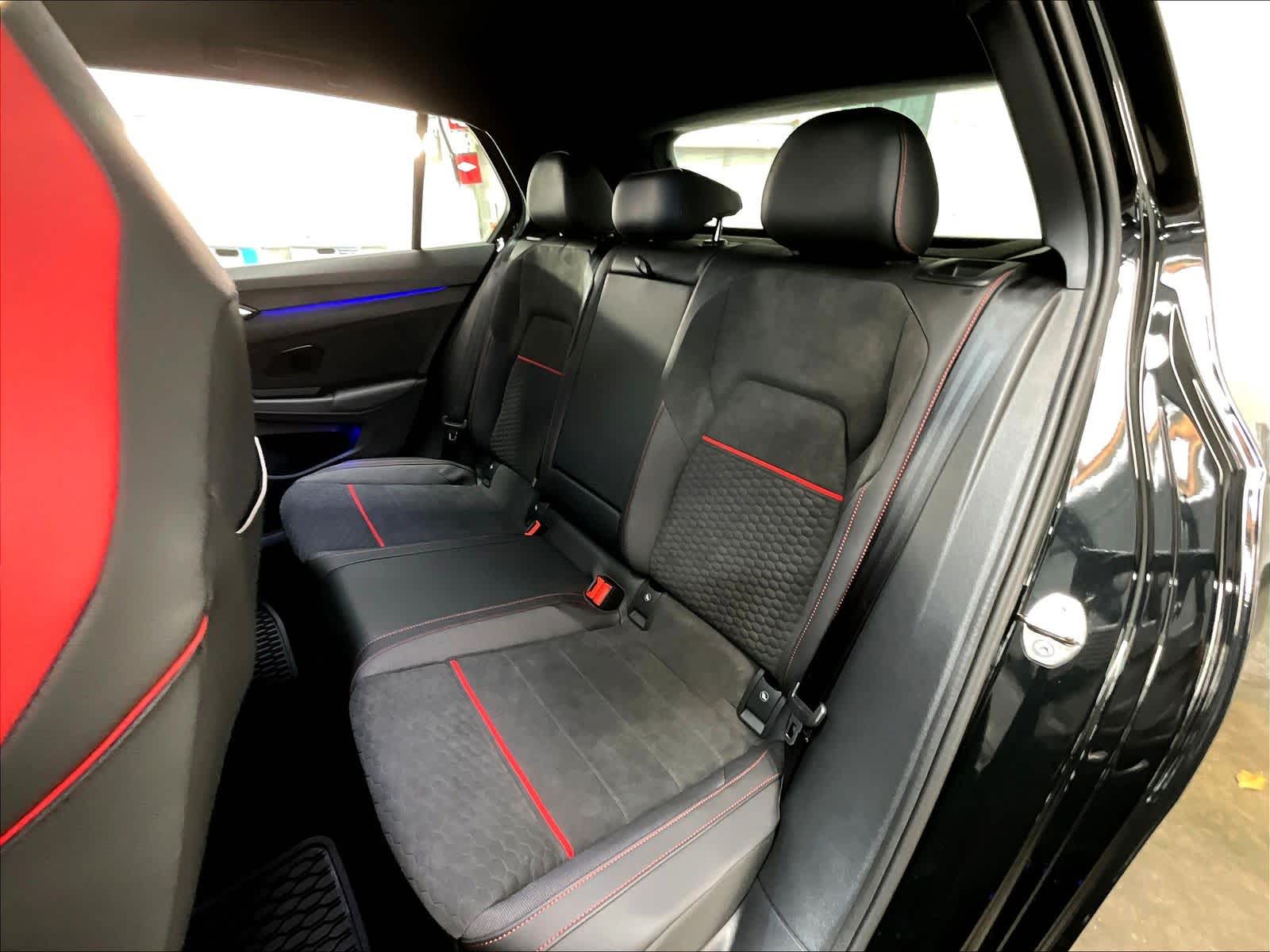 2025 Volkswagen Golf GTI SE - Photo 12