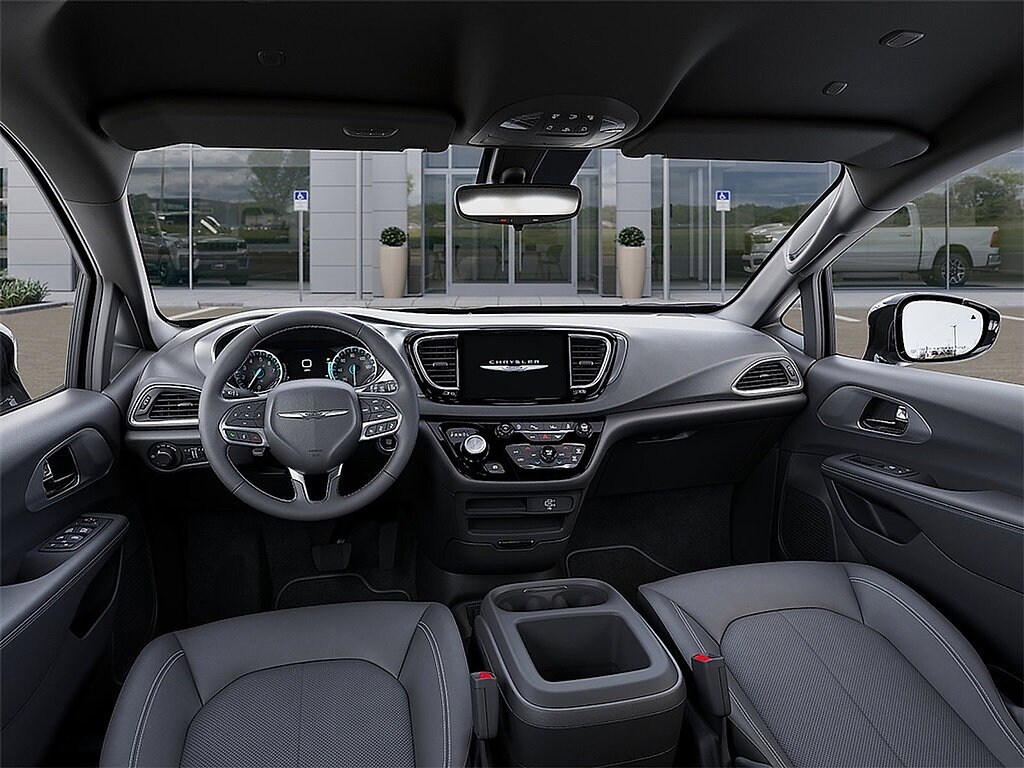 2026 Chrysler Voyager LX - Photo 14