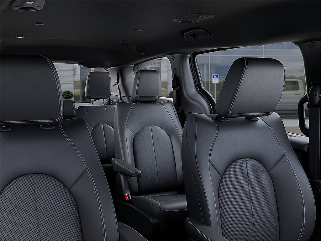 2026 Chrysler Voyager LX - Photo 26