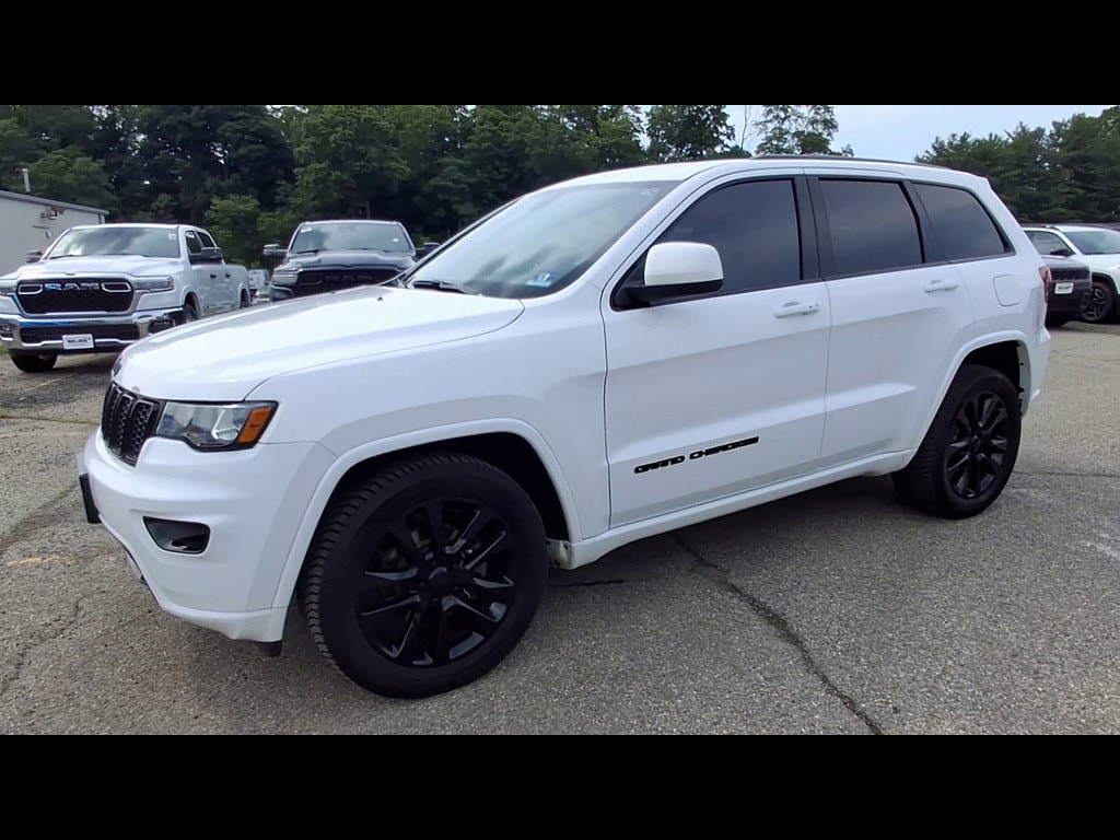 Certified 2017 Jeep Grand Cherokee Altitude SUV