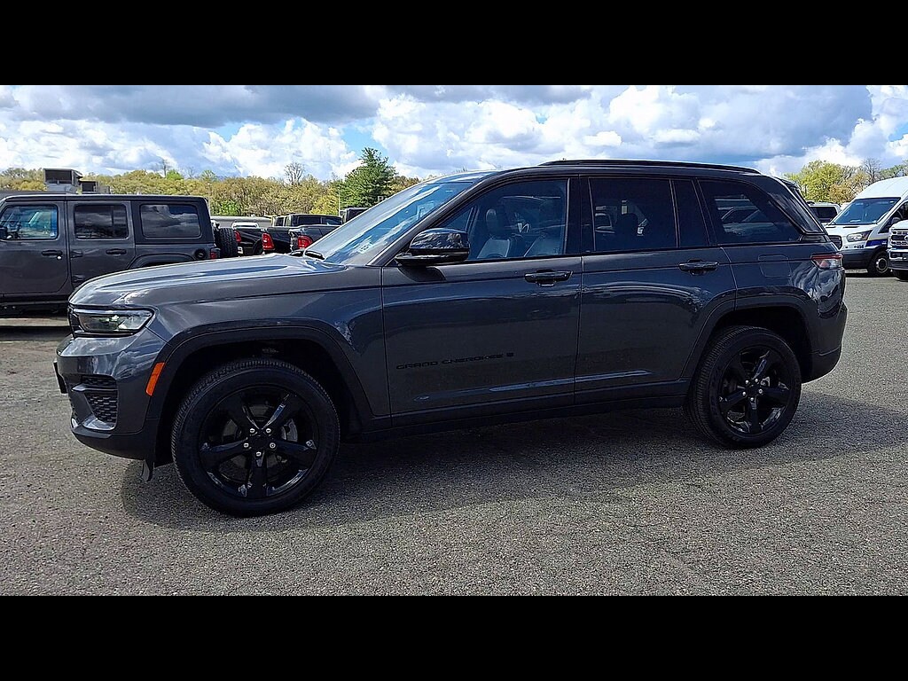 Certified 2023 Jeep Grand Cherokee Altitude SUV