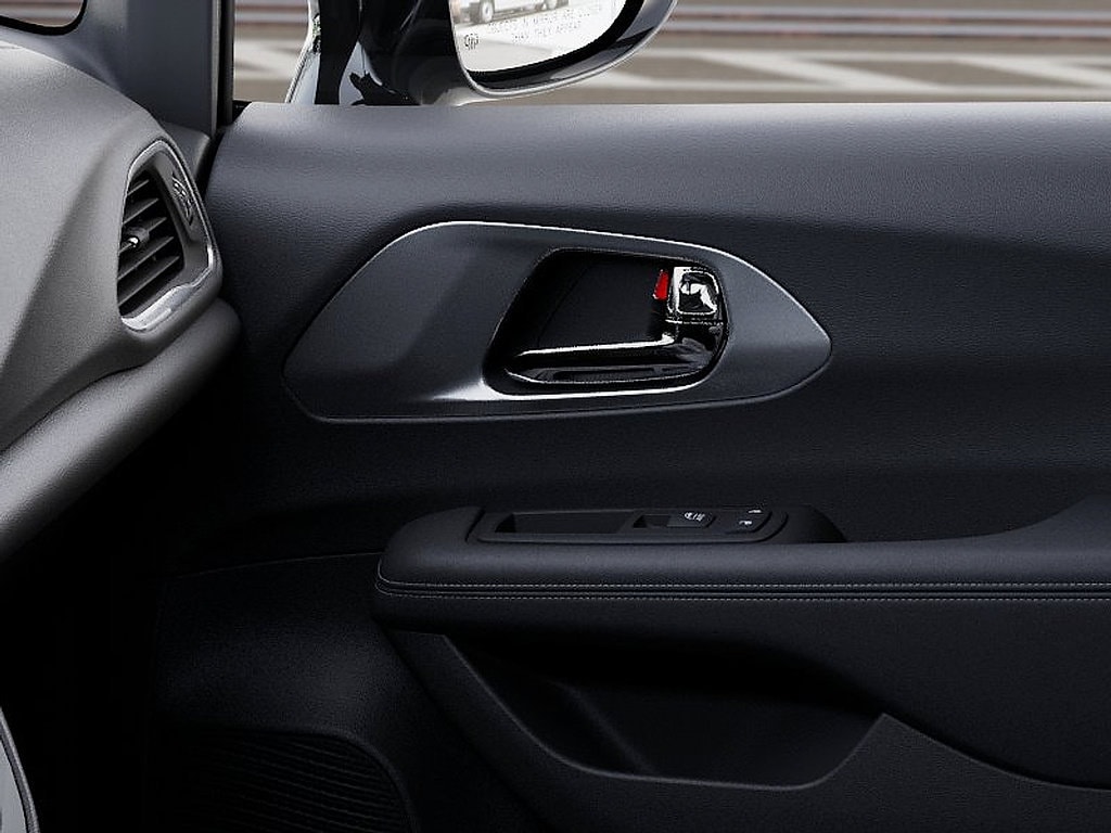 2026 Chrysler Voyager LX - Photo 25