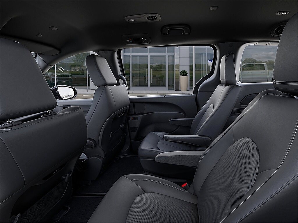 2026 Chrysler Voyager LX - Photo 23