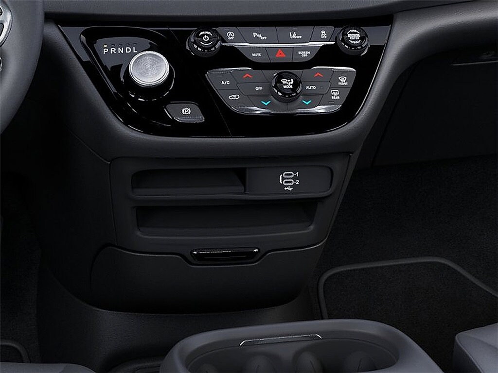 2026 Chrysler Voyager LX - Photo 24