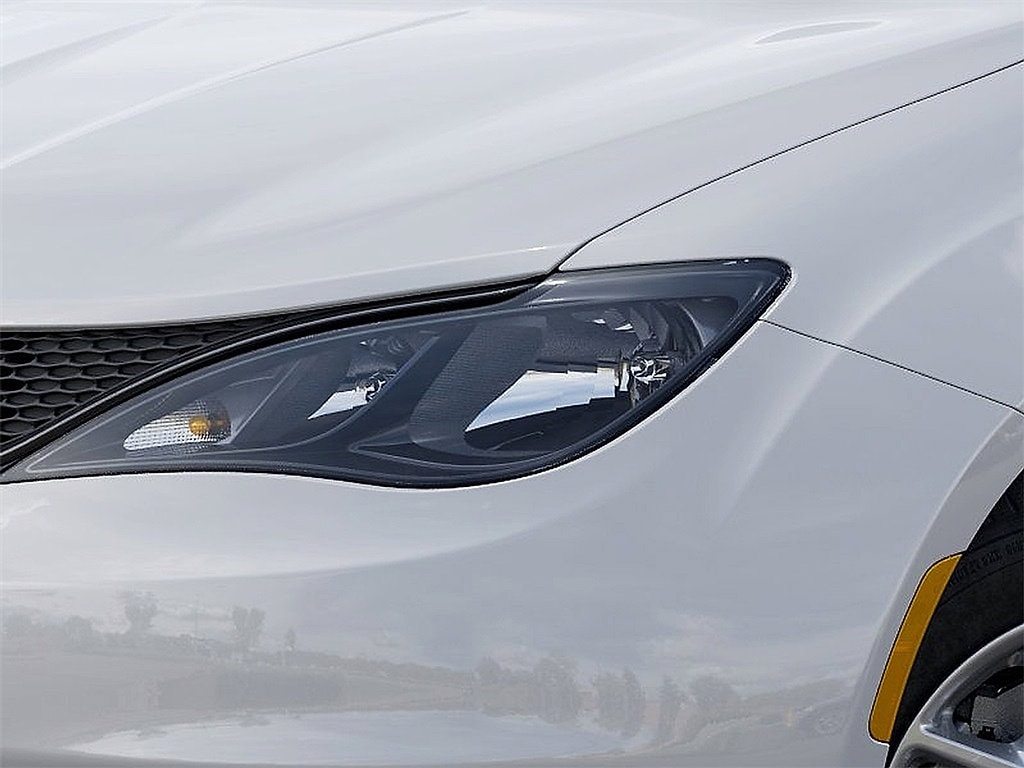 2026 Chrysler Voyager LX - Photo 10