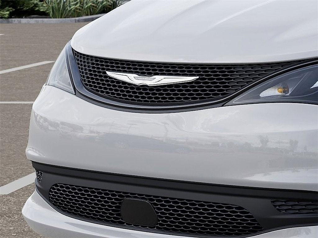 2026 Chrysler Voyager LX - Photo 11