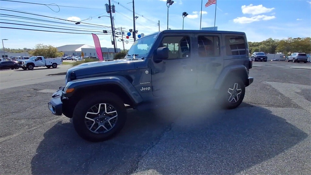 2024 Jeep Wrangler Sahara photo 4