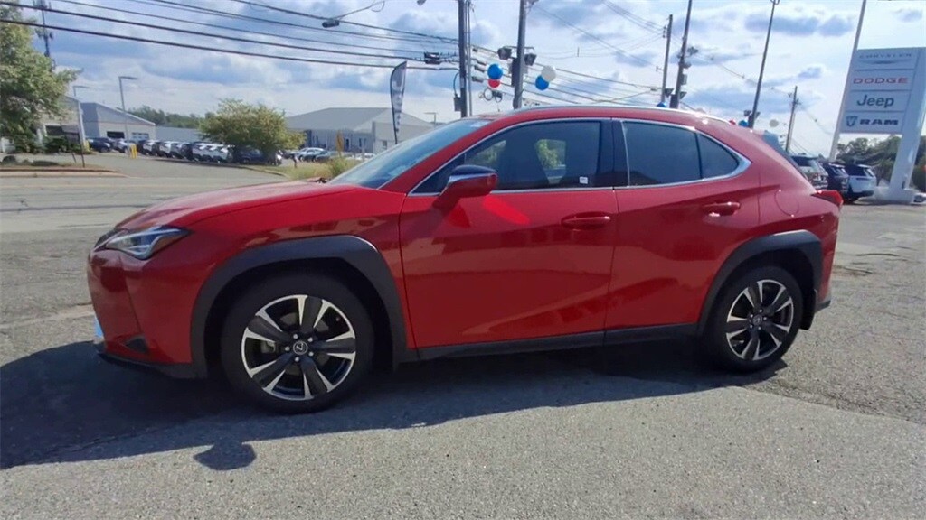 2022 Lexus UX 200 photo 4