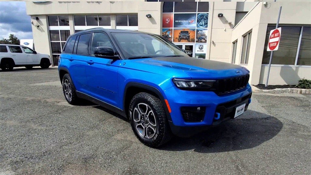 2023 Jeep Grand Cherokee Trailhawk 4xe photo 2