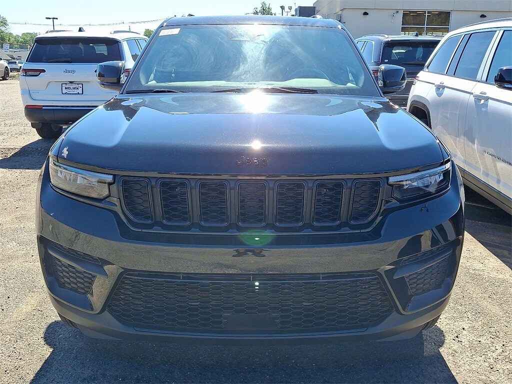 2025 Jeep Grand Cherokee Altitude X photo 2