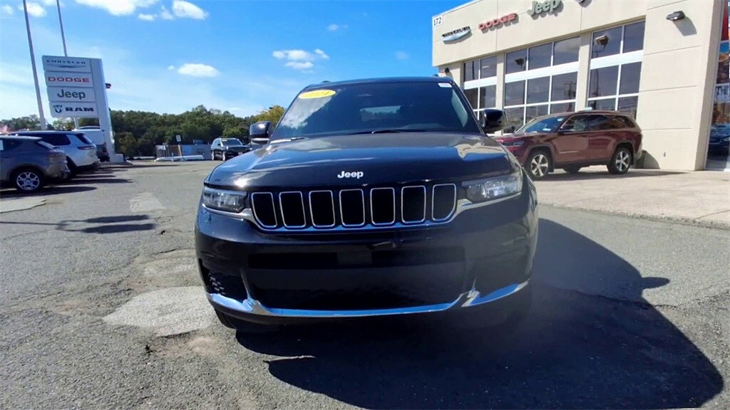 2024 Jeep Grand Cherokee Laredo photo 2