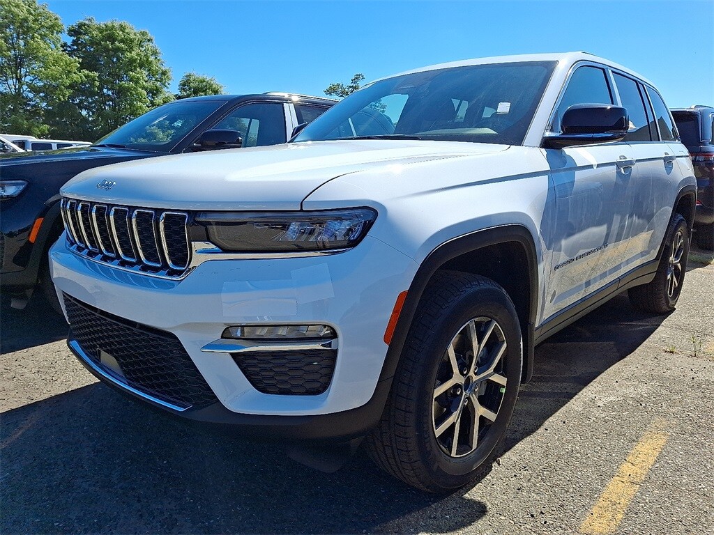 2025 Jeep Grand Cherokee Limited photo 2