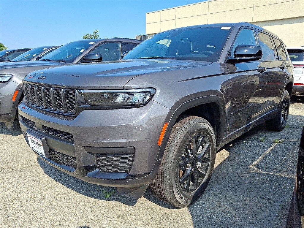 2025 Jeep Grand Cherokee Altitude X photo 3