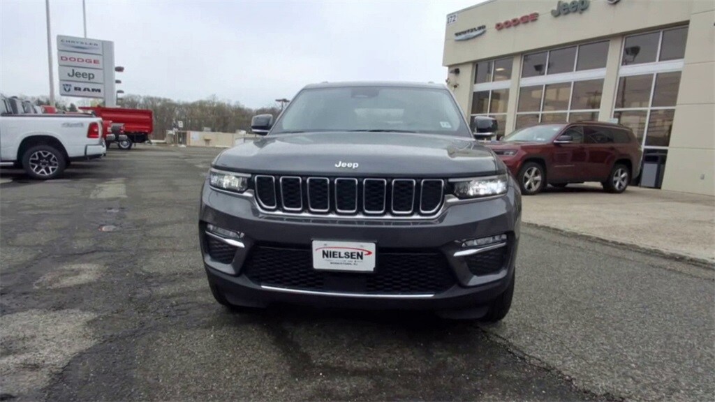 2022 Jeep Grand Cherokee Limited photo 3