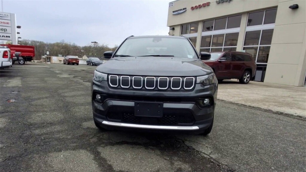 2022 Jeep Compass Limited photo 3