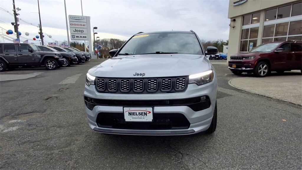 2024 Jeep Compass Limited photo 2