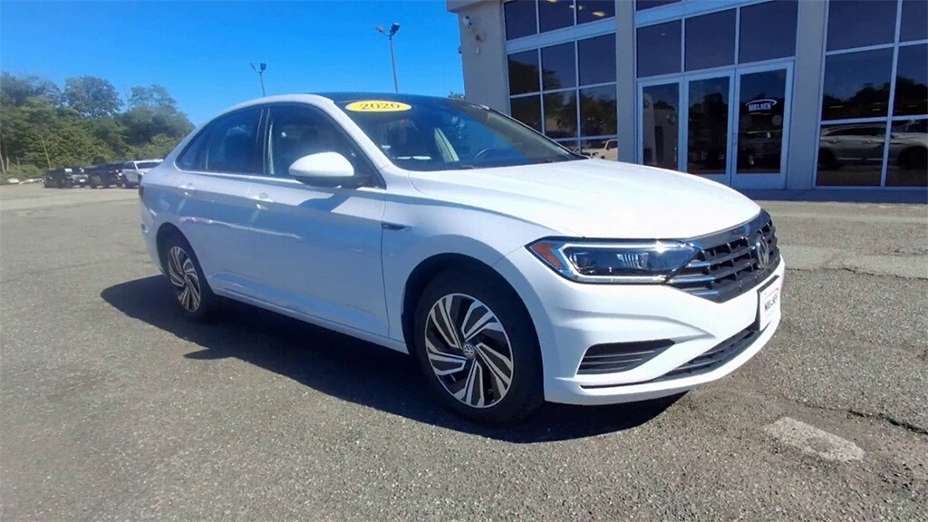 2020 Volkswagen Jetta SEL photo 2