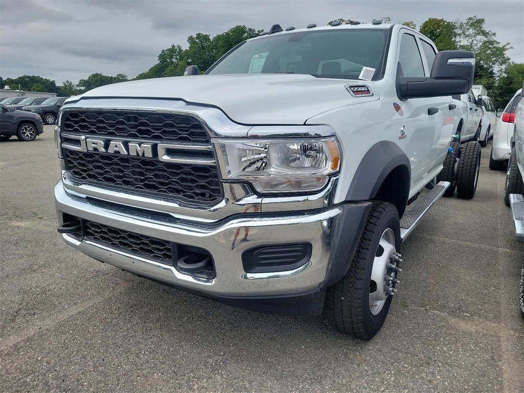 2024 Ram 5500 Tradesman photo 3