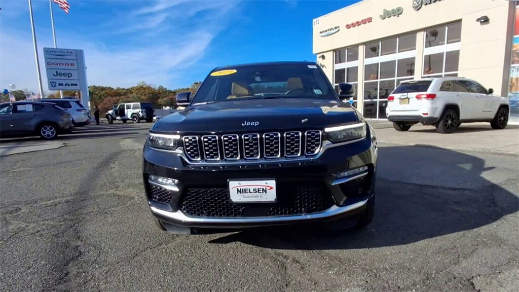 2023 Jeep Grand Cherokee Summit photo 2