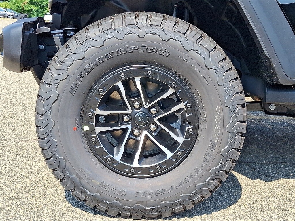 2025 Jeep Wrangler Willys photo 4