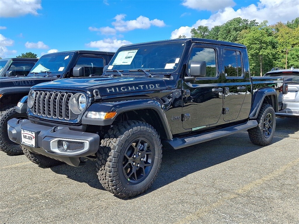 2025 Jeep Gladiator Sport photo 3