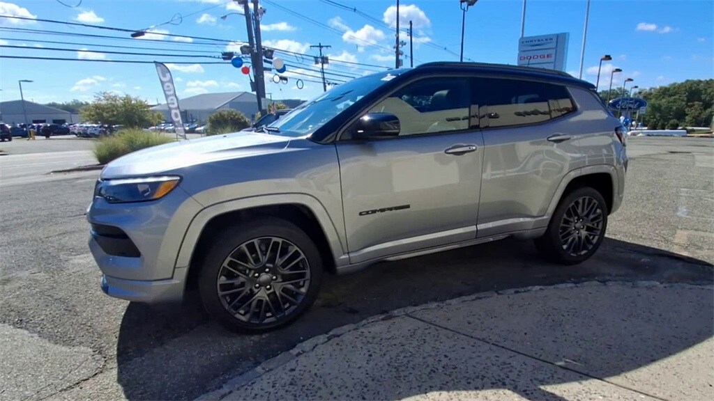 2022 Jeep Compass High Altitude photo 2