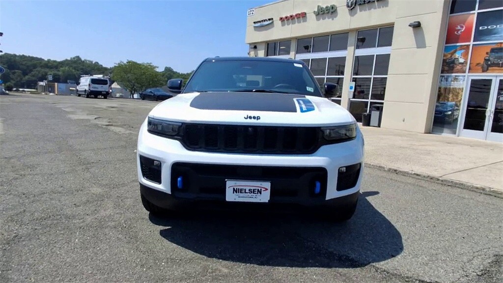 2022 Jeep Cherokee Trailhawk 4xe photo 2
