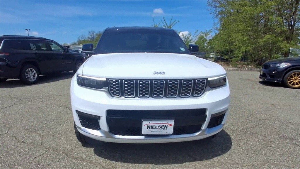 2021 Jeep Grand Cherokee L Summit Reserve photo 3