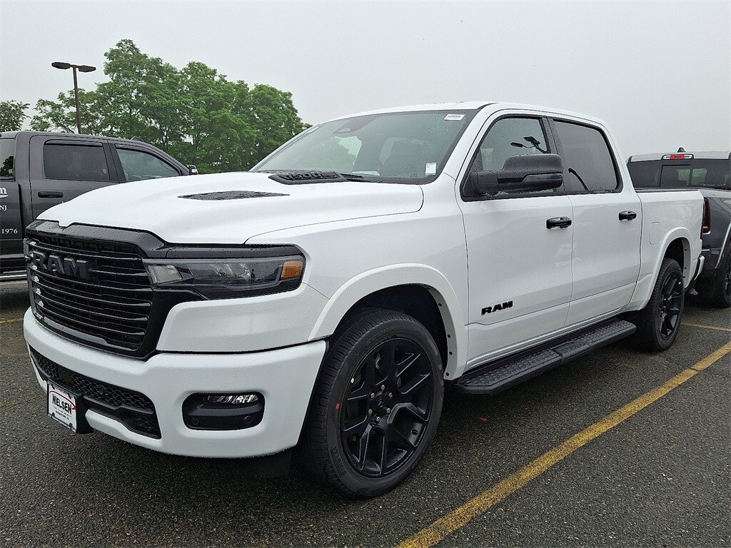 2025 Ram 1500 Laramie photo 3