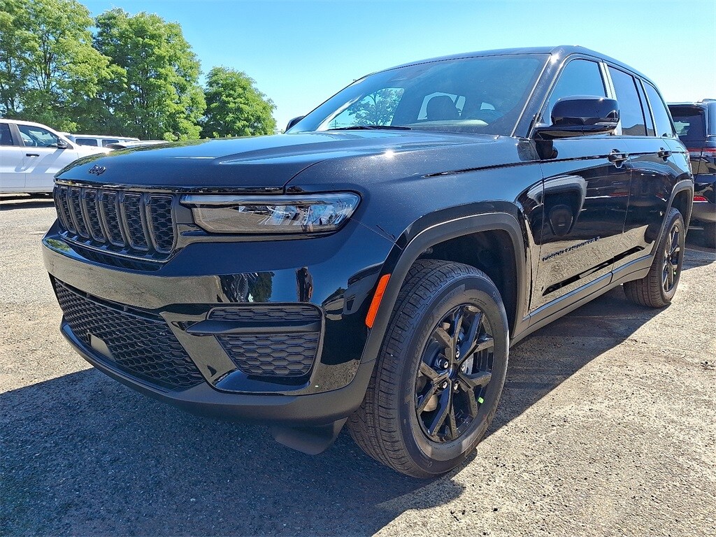 2025 Jeep Grand Cherokee Altitude X photo 3