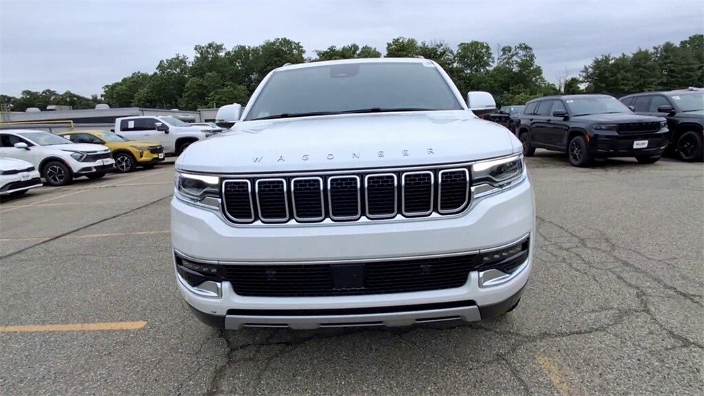 2022 Jeep Wagoneer Series II photo 3