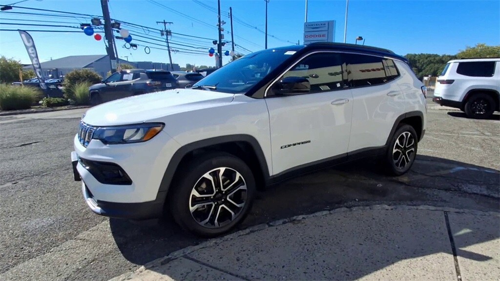2024 Jeep Compass Limited photo 4