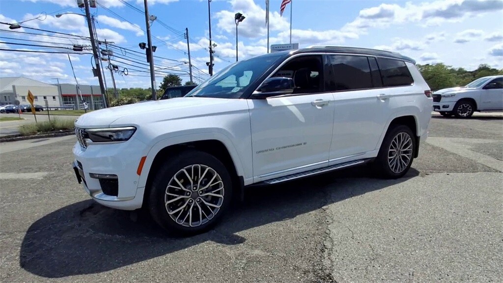 2021 Jeep Grand Cherokee L Summit Reserve photo 4