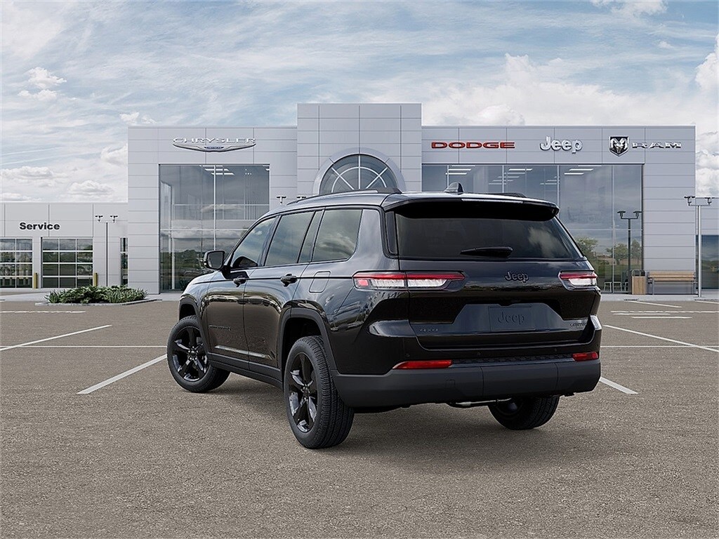 2025 Jeep Grand Cherokee Limited Sport photo 2
