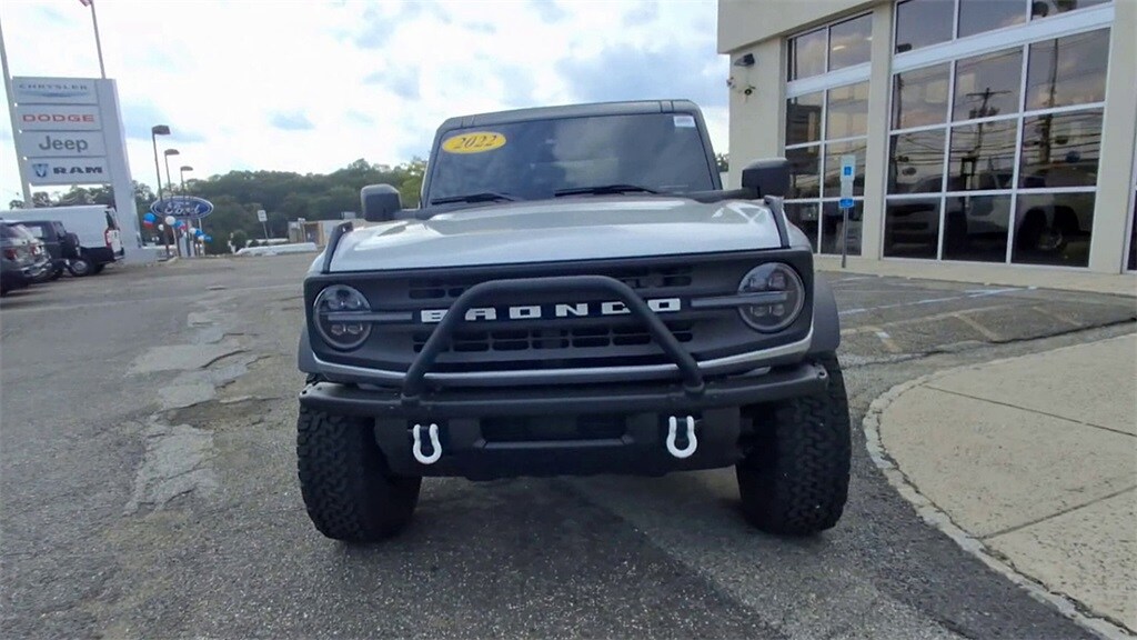 2022 Ford Bronco Black Diamond photo 3