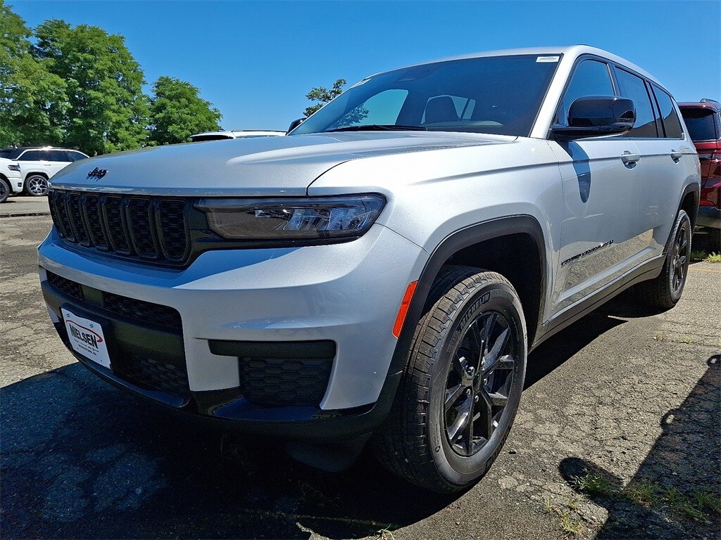 2025 Jeep Grand Cherokee Altitude X photo 3