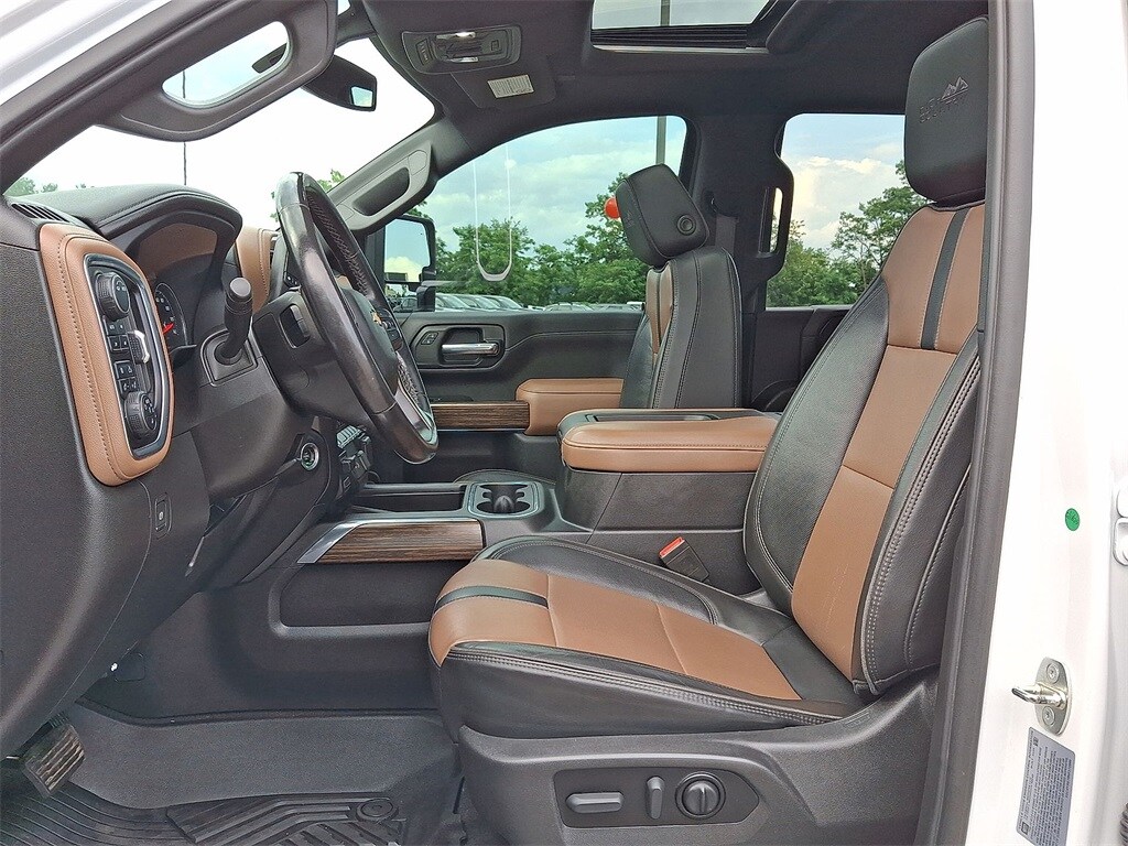 2022 Chevrolet Silverado 2500HD High Country photo 3
